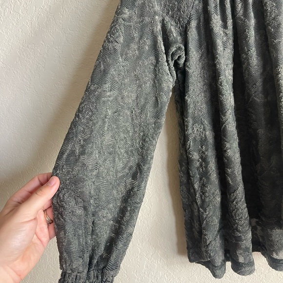 Anthropologie Deletta Floral Mock Neck Crinkle Top Size XS - Picture 3 of 8